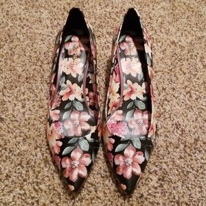 Nine West floral shoes